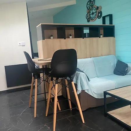 Jolie Maisonnette דירה