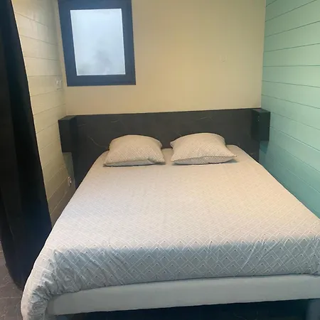 Jolie Maisonnette Apartment *