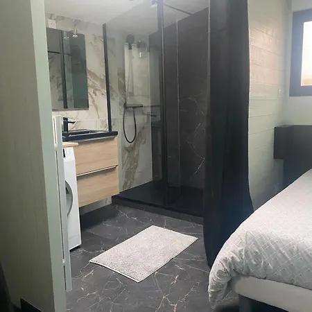 Jolie Maisonnette Apartment